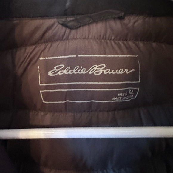 Eddie Bauer 💙 Men's CirrusLite Down Vest, XL, Black, EOC (see pictures) - Picture 3 of 7